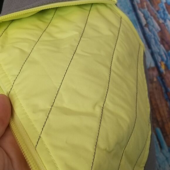 COLUMBIA Quilted Zip Front Vest - Picture 9 of 10